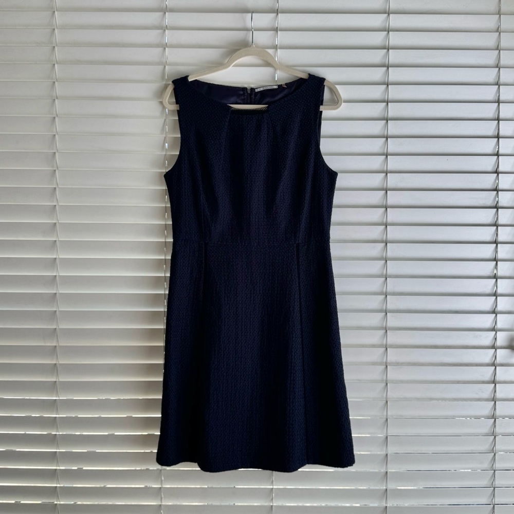 Tahari Size 14 Navy Textured Sleeveless Dress Zipper Back